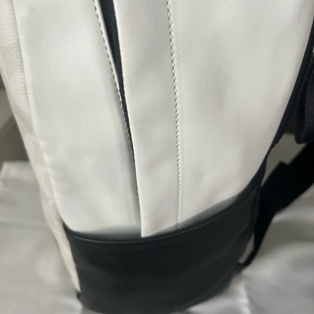 Coach Large Backpack - Picture 7 of 8